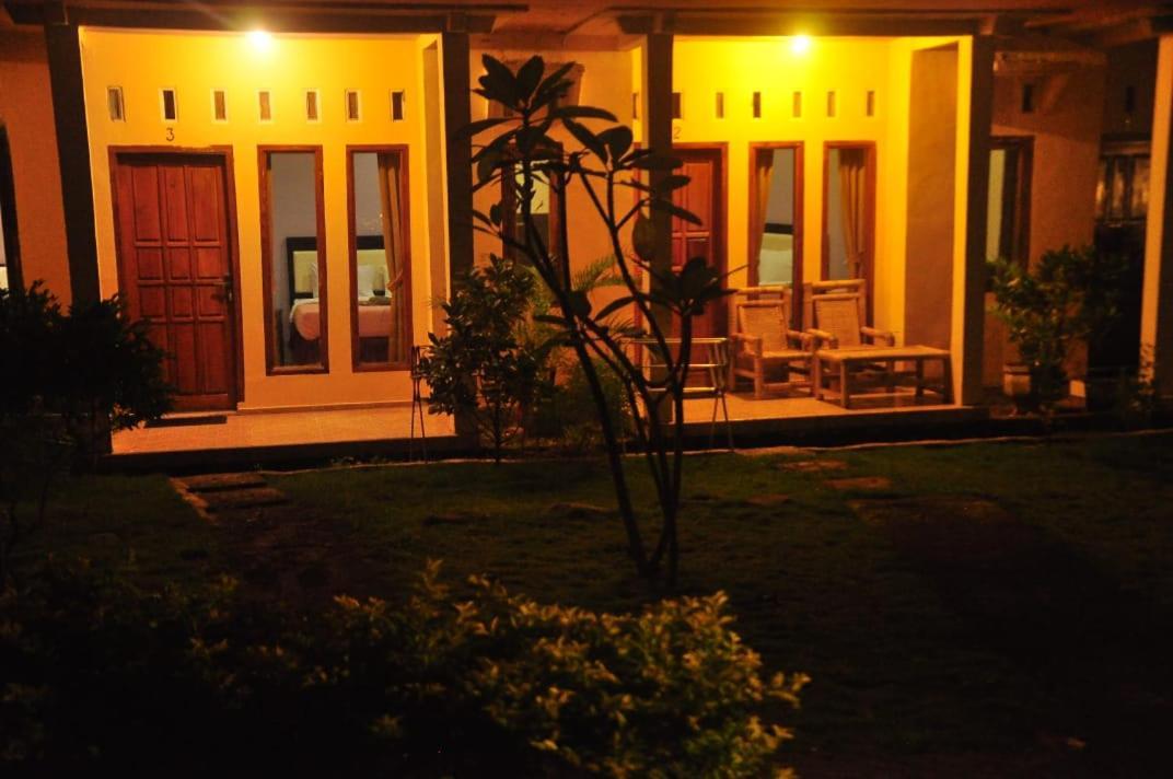 Pondok Guru Bakti Cottage Сенару Екстер'єр фото
